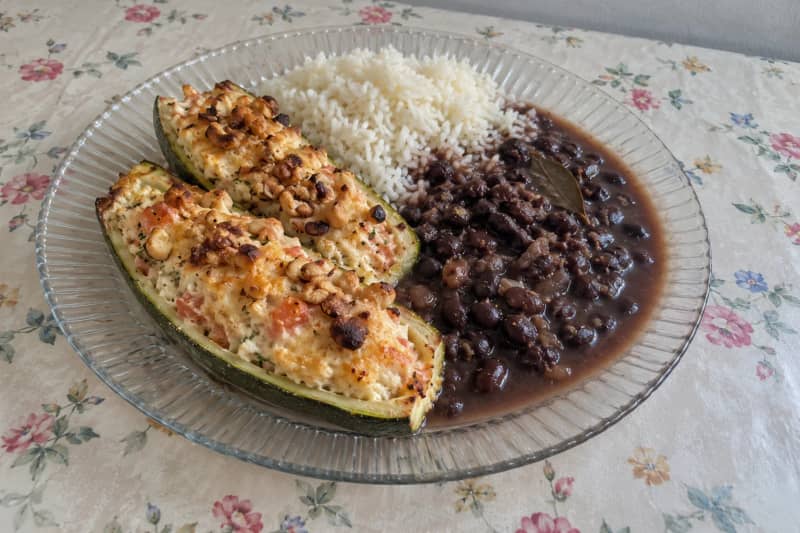 Stuffed courgettes with ricotta