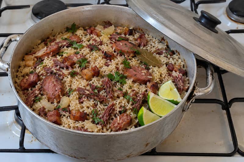 Arroz carreteiro (rice with dried beef)