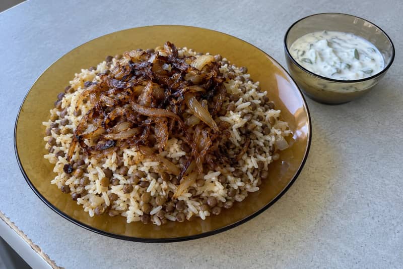 Rice and lentils with caramelised onion