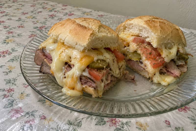 Bauru (roast beef and cheese sandwich)