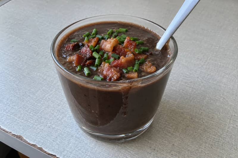 Caldinho de feijão (black bean soup)