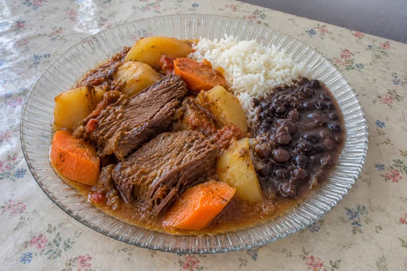 Pot-braised beef with vegetables