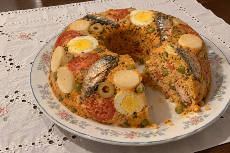 Cuscuz paulista (cornmeal and sardine mould)