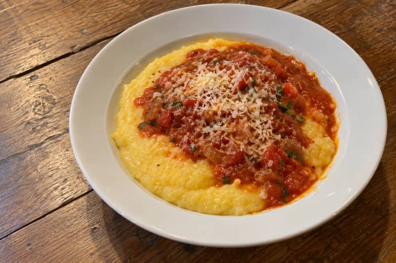 Soft polenta with tomato sauce