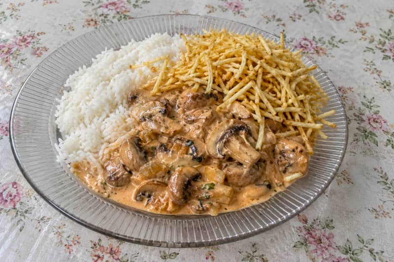 Mushroom strogonoff