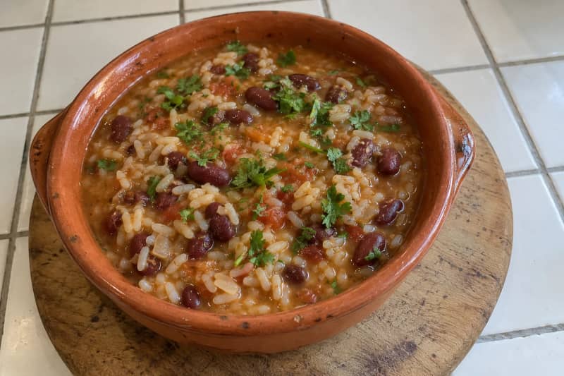 Soupy rice with red beans