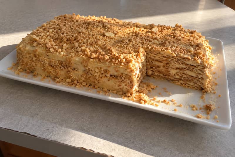 Portuguese biscuit cake (bolo de bolacha)