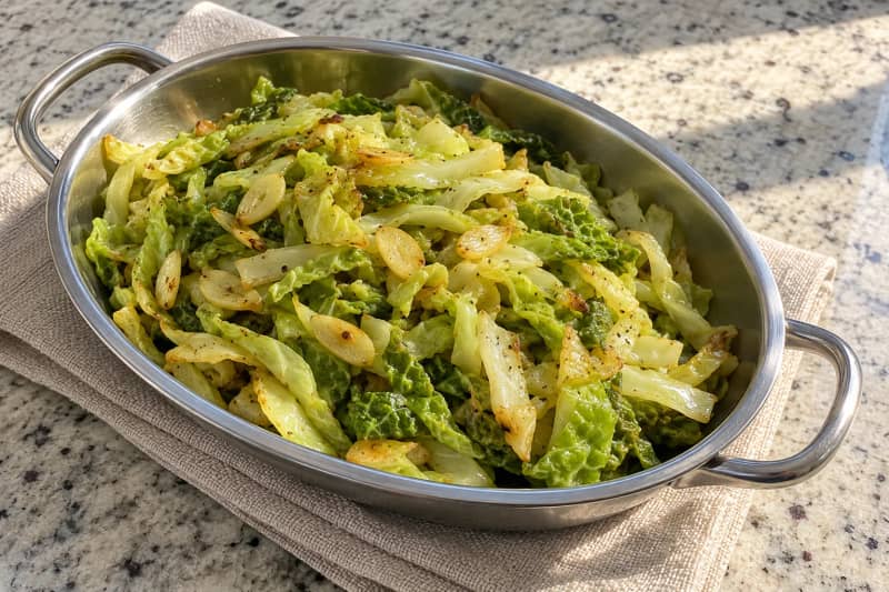 Savoy cabbage sautéed with garlic
