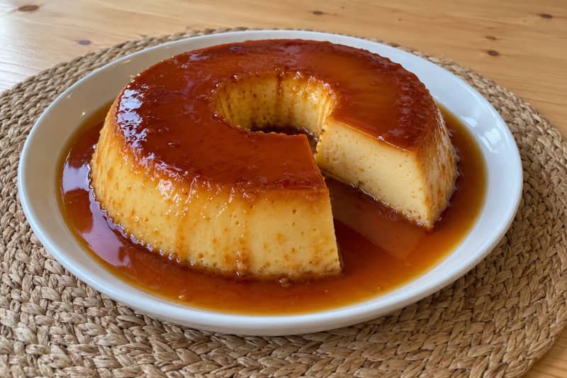 Homemade caramel custard (pudim flan)